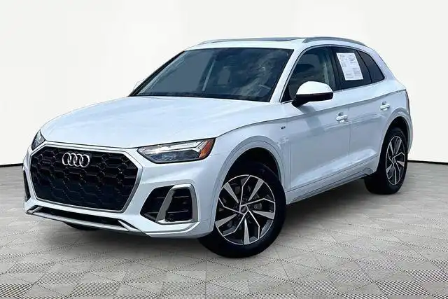 2023 Audi Q5 45 Premium Plus's photo
