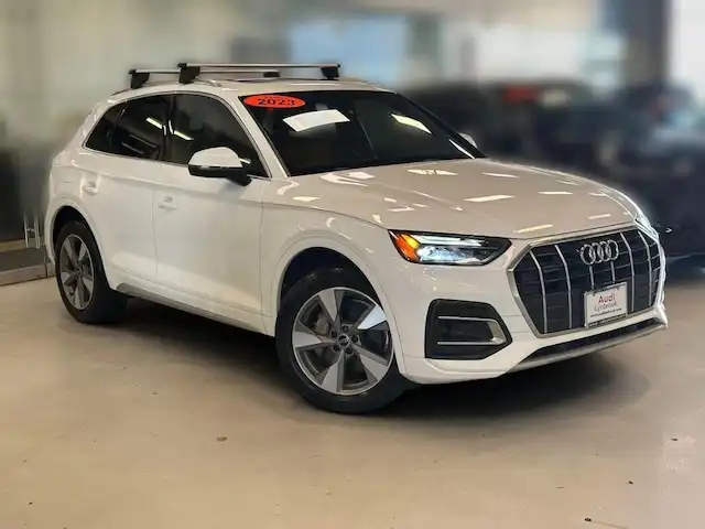 2023 Audi Q5 40 Premium's photo