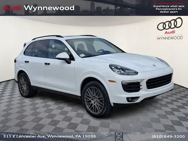 2017 Porsche Cayenne Platinum Edition's photo