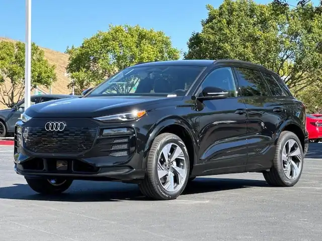 2027 Audi Q6 e-tron Premium quattro's photo
