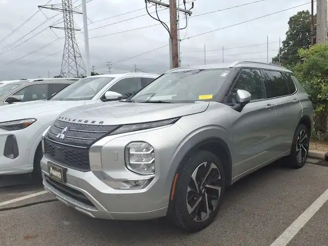 2022 Mitsubishi Outlander SEL Special Edition S-AWC's photo