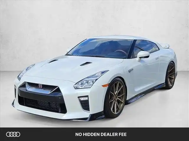 2021 Nissan GT-R Premium's photo