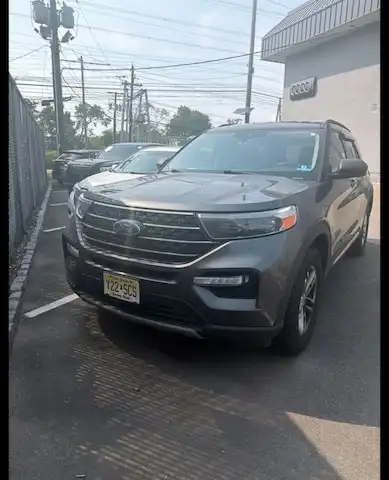 2020 Ford Explorer XLT 4WD's photo