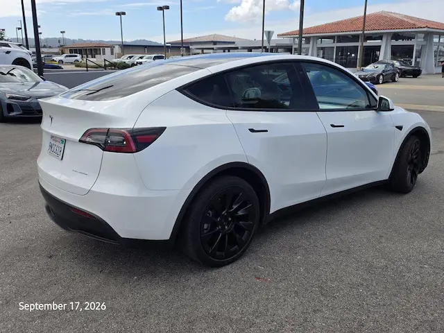 2023 Tesla Model Y Long Range Dual Motor AWD photo 4
