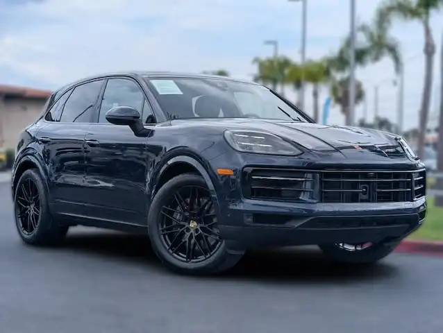 2024 Porsche Cayenne Base's photo