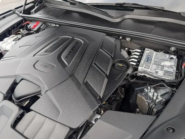 2024 Porsche Cayenne Base photo 5