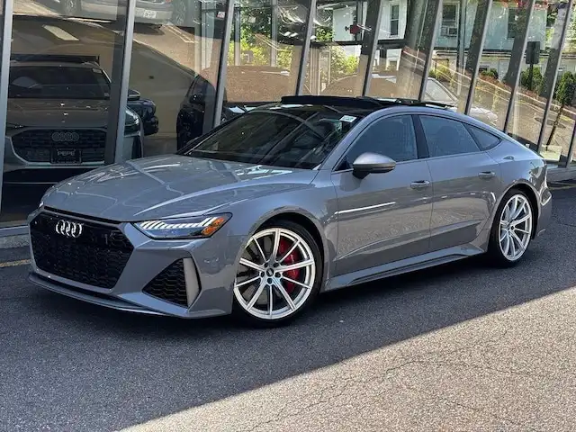 2025 Audi RS7 Performance's photo