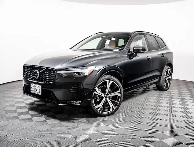 2025 Volvo XC60 B5 Ultra Dark AWD's photo