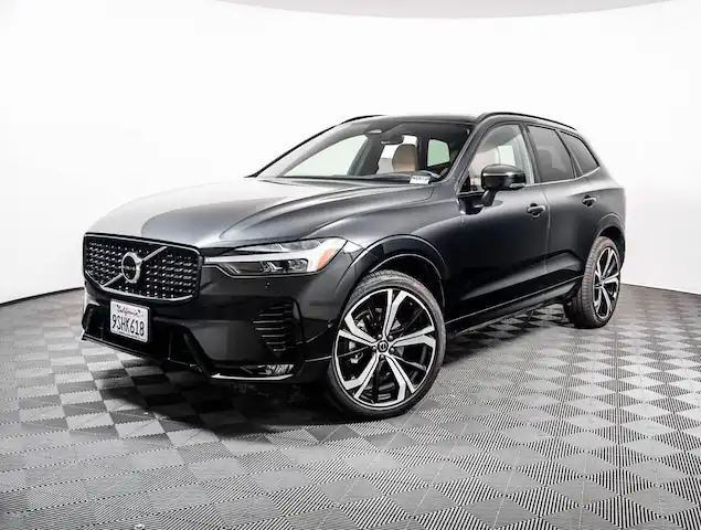 2025 Volvo XC60 B5 Ultra Dark AWD's photo