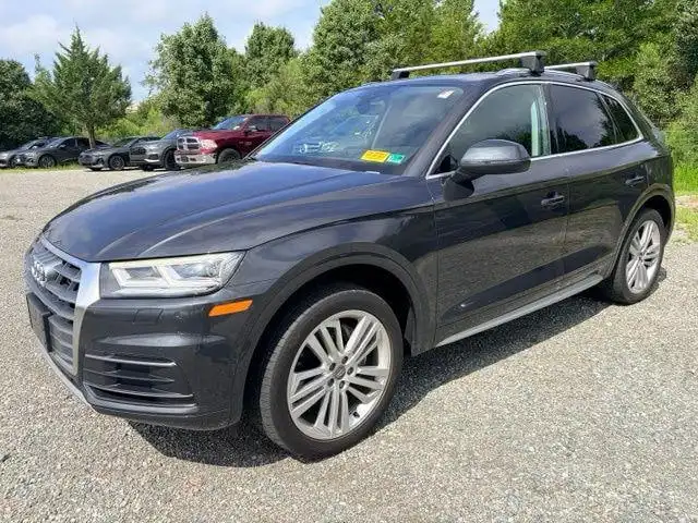 2019 Audi Q5 2.0T quattro S tronic Premium Plus's photo