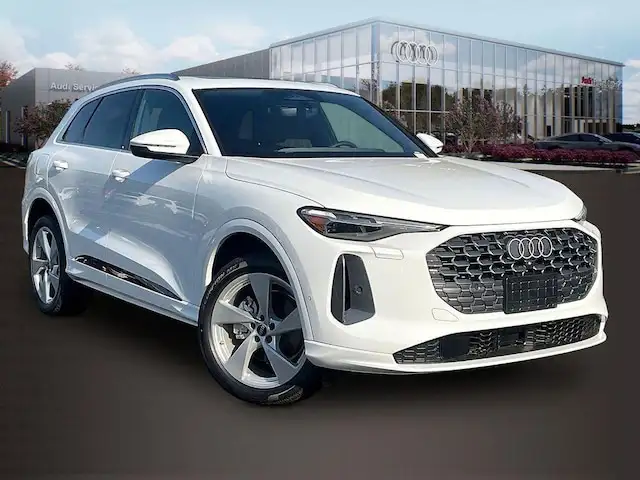 2026 Audi Q5 Premium Plus quattro's photo