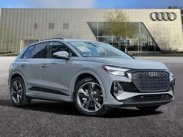 2025 Audi Q4 e-tron 55 Premium quattro's photo