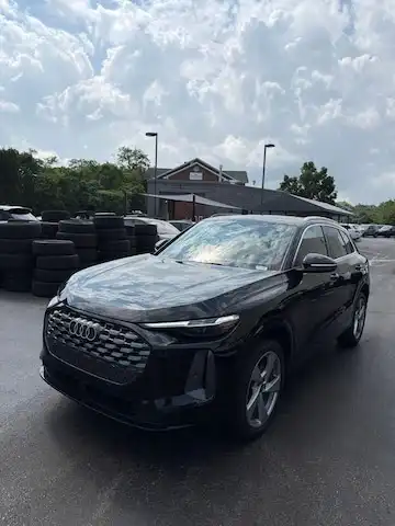 2025 Audi Q5 40 Premium Plus's photo