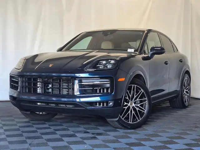 2025 Porsche Cayenne Base's photo