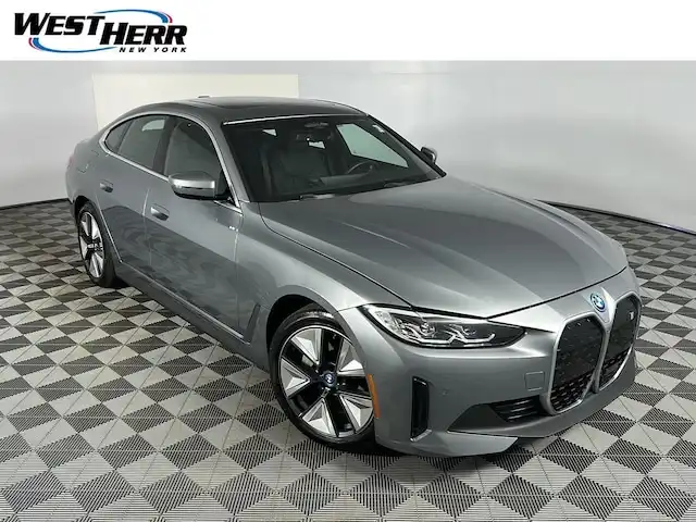 2023 BMW i4 eDrive40's photo