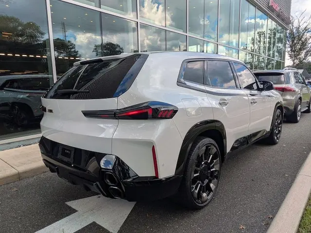 2024 BMW XM Base photo 4