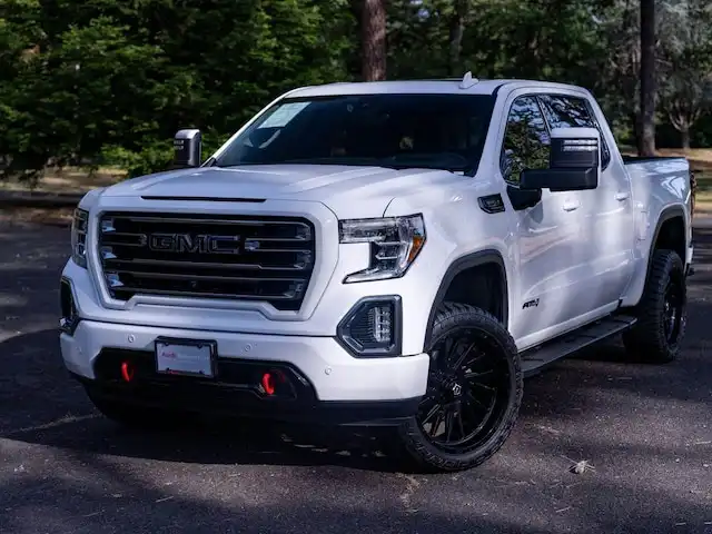 2020 GMC Sierra 4WD Crew Cab Short Box AT4's photo