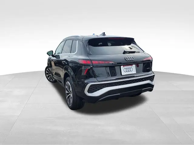 2026 Audi Q3 S Line quattro photo 4