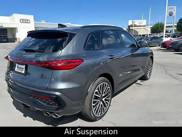 2026 Audi SQ5 Premium Plus quattro photo 3