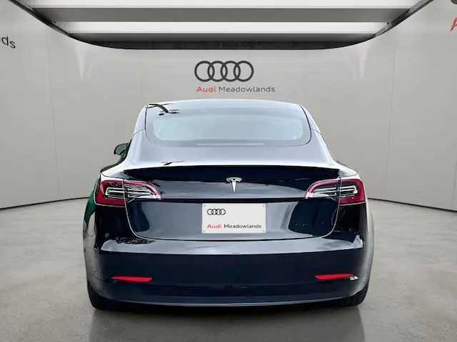 2023 Tesla Model 3 Performance photo 5