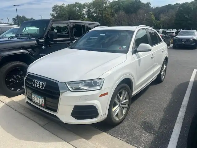 2017 Audi Q3 2.0T Premium quattro Tiptronic's photo