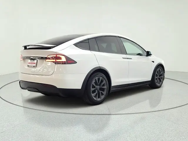 2023 Tesla Model X Long Range photo 5