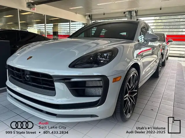 2025 Porsche Macan S's photo