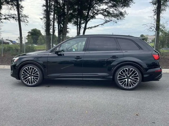 2026 Audi SQ7 Prestige quattro Tiptronic photo 4