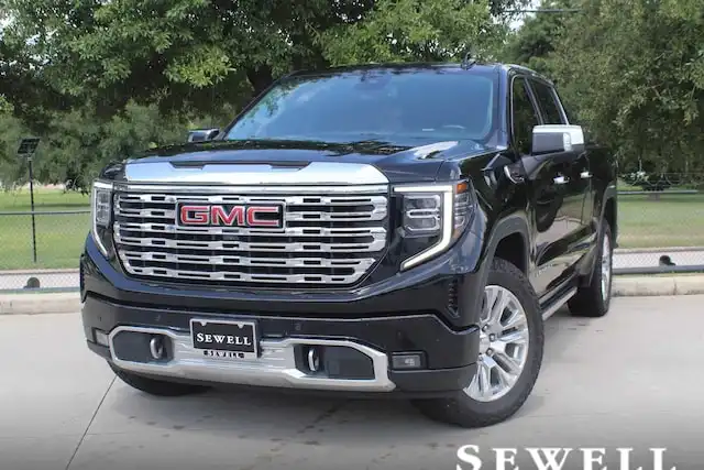 2023 GMC Sierra 4WD Crew Cab Short Box Denali's photo
