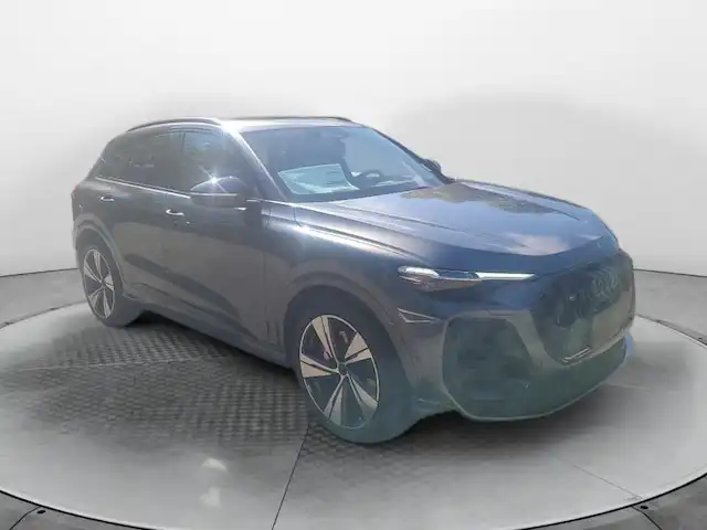2026 Audi SQ5 Premium Plus quattro's photo