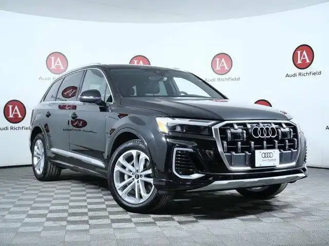 2025 Audi Q7 55 Premium Plus quattro Tiptronic's photo