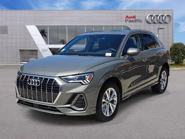 2025 Audi Q3 45 TFSI S Line Premium quattro's photo