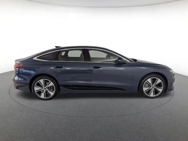 2025 Audi A6 e-tron Premium Plus quattro photo 4