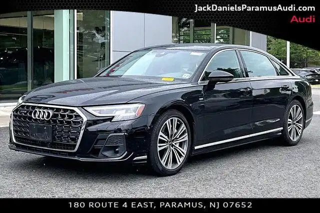 2022 Audi A8 55 TFSI L quattro Tiptronic's photo