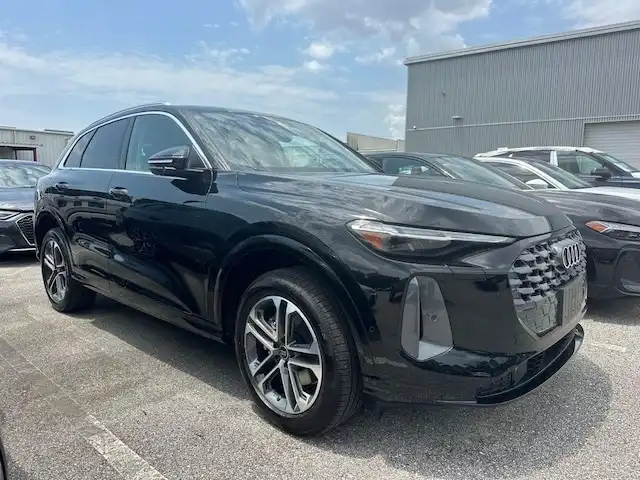 2026 Audi Q5 Premium Plus quattro's photo