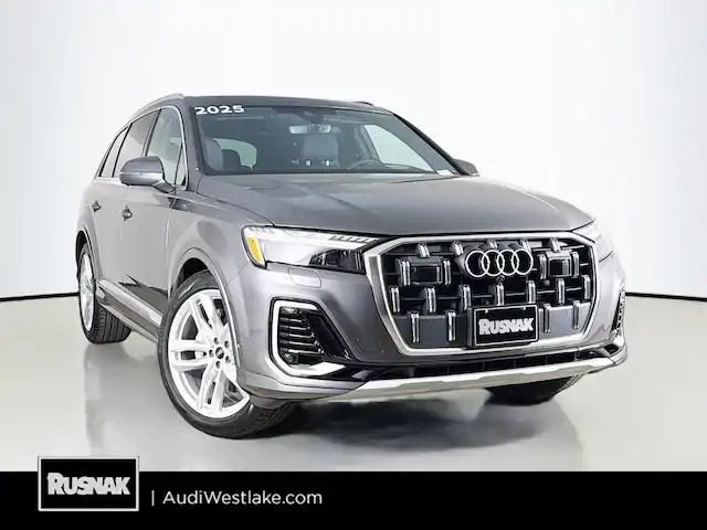2025 Audi Q7 55 Prestige quattro Tiptronic's photo