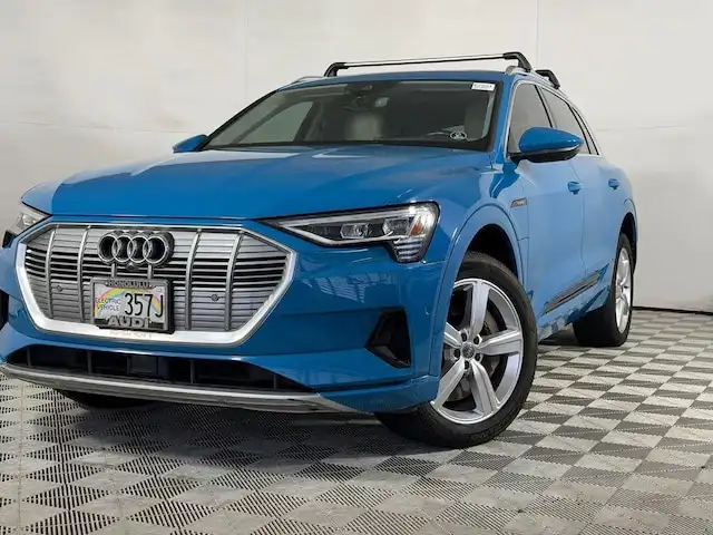 2019 Audi e-tron Prestige's photo