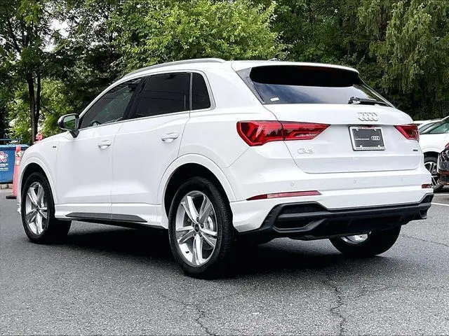 2024 Audi Q3 45 TFSI S Line Premium quattro photo 4