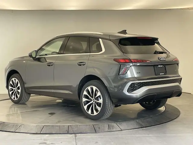 2026 Audi Q3 S line quattro photo 3
