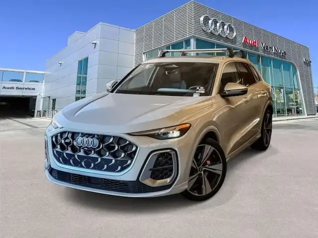 2025 Audi SQ5 Premium Plus's photo