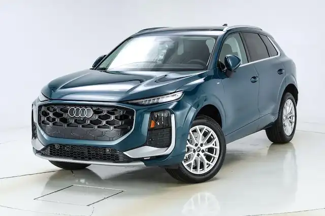 2026 Audi Q3 S line quattro's photo