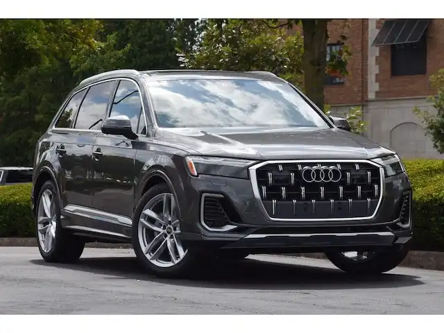 2025 Audi Q7 55 Premium Plus quattro Tiptronic's photo