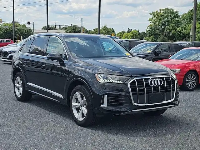 2023 Audi Q7 55 Premium quattro Tiptronic's photo
