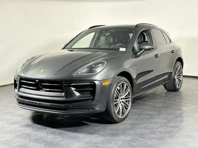 2025 Porsche Macan T's photo
