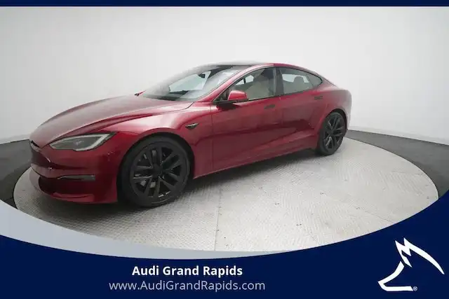 2025 Tesla Model S Base's photo