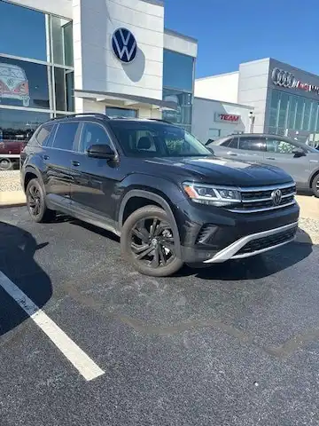 2023 Volkswagen Atlas 3.6L SE w/Tech 4MOTION's photo