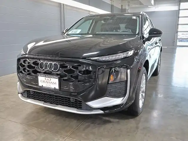 2026 Audi Q3 S line quattro's photo