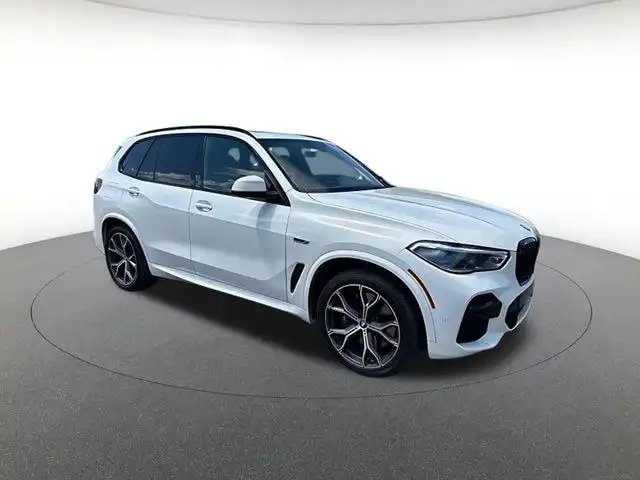 2022 BMW X5 xDrive45e's photo