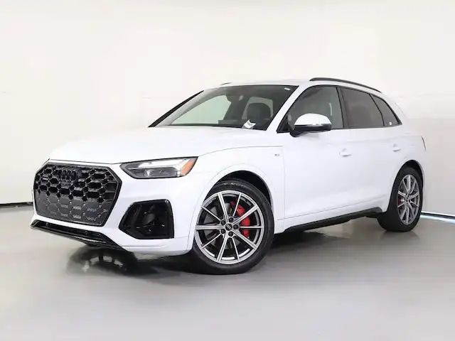 2024 Audi Q5 55 e Premium Plus's photo
