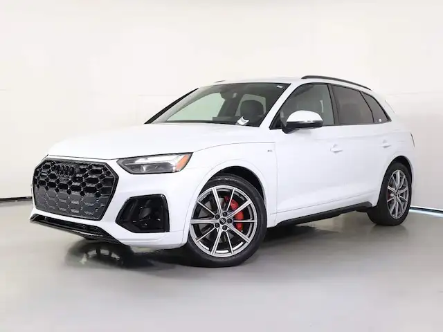 2024 Audi Q5 55 e Premium Plus's photo